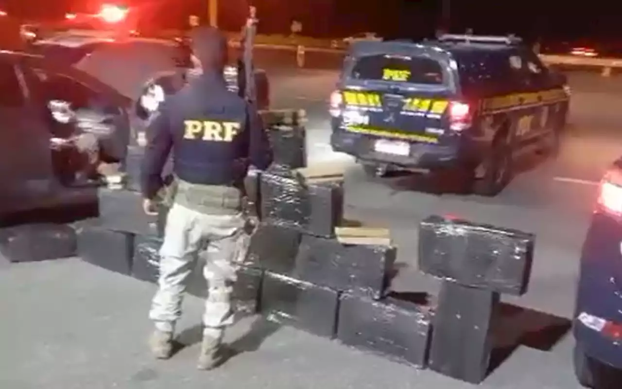 PRF prende dupla com quase 400 kg de maconha em Seropédica | Rio de Janeiro | O Dia