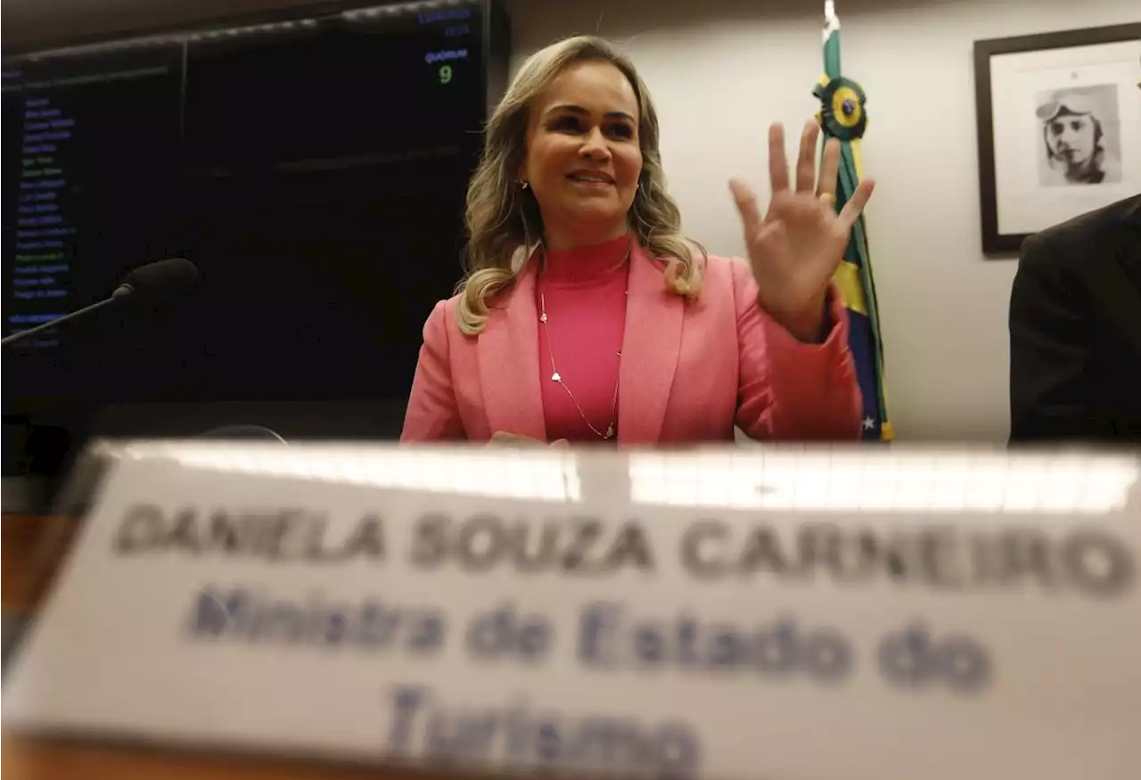 De saída do ministério, Daniela Carneiro convoca funcionários do Turismo para cerimônia