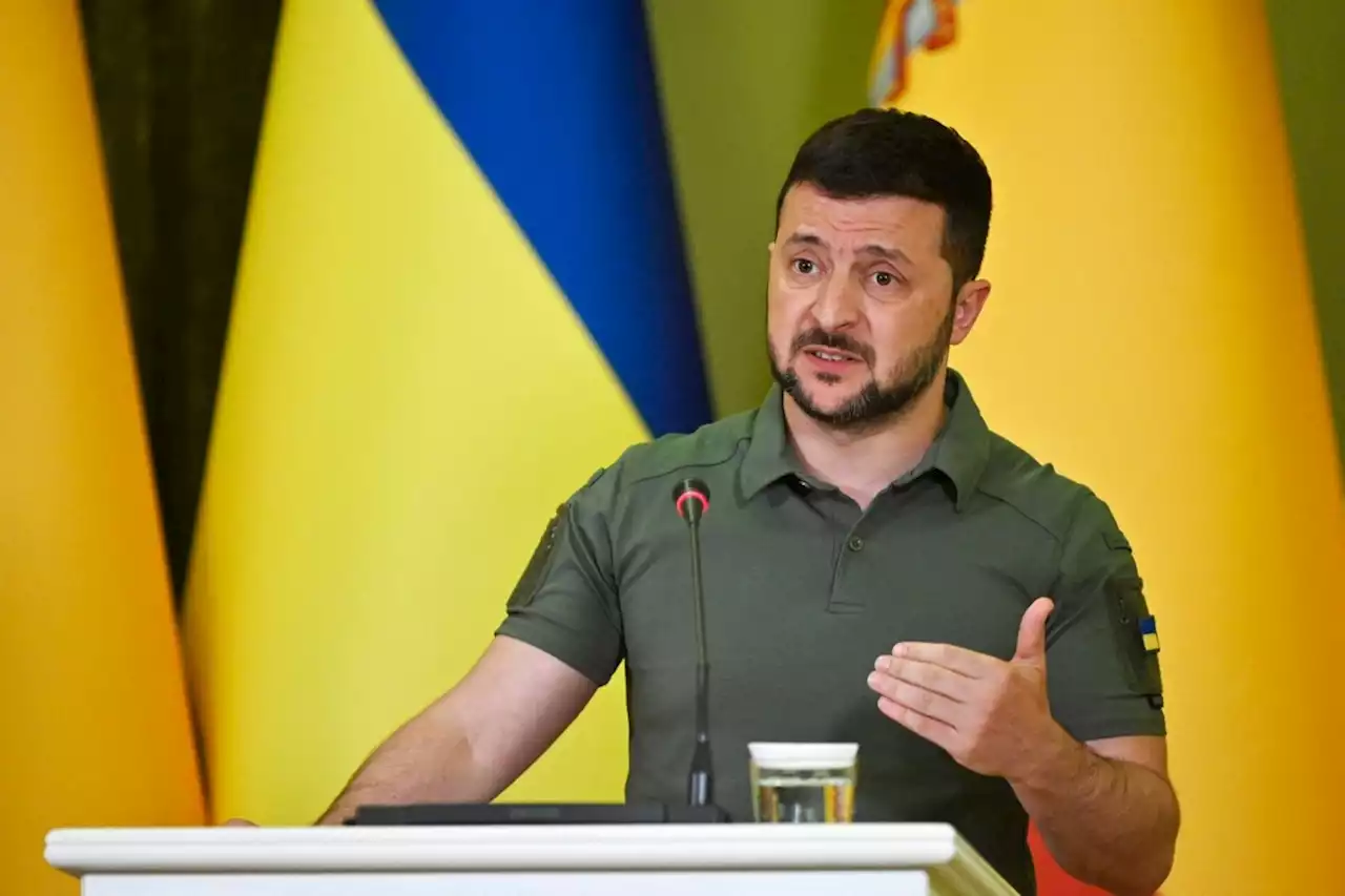 Zelensky diz ter alertado Ocidente que contraofensiva seria lenta devido à espera por armas