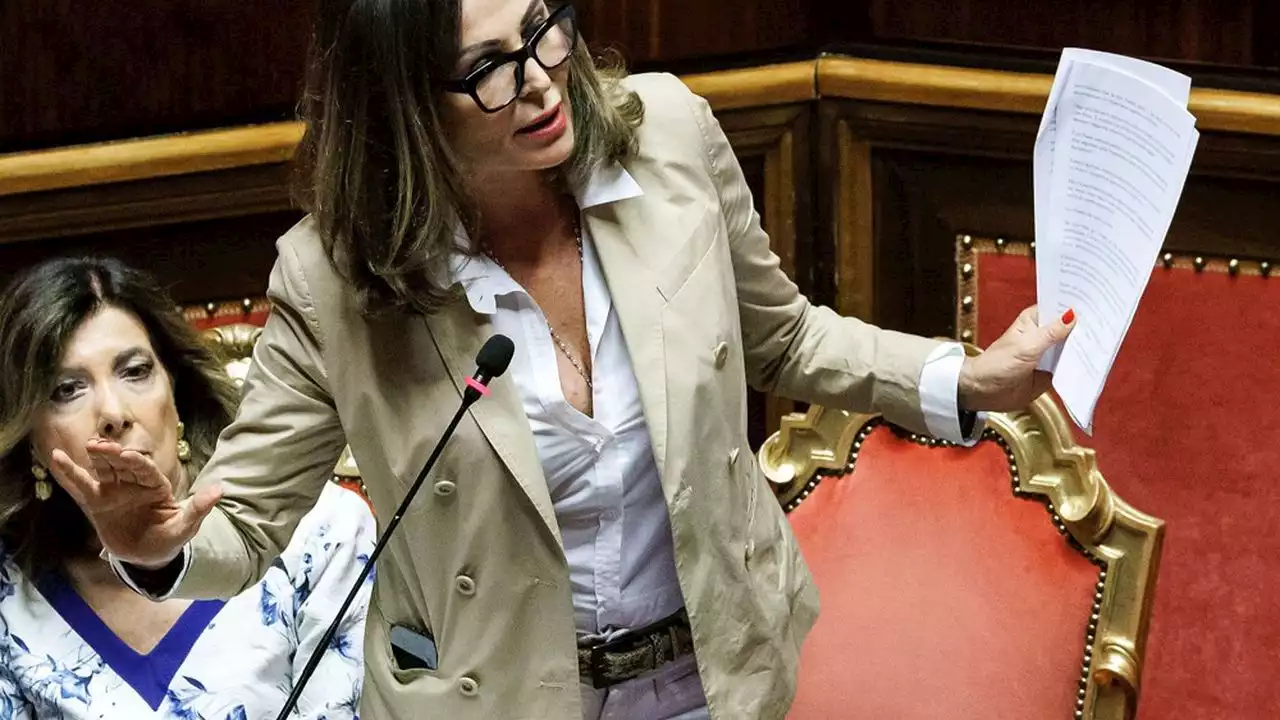 En Italie, une ministre de Giorgia Meloni visée par une motion de censure