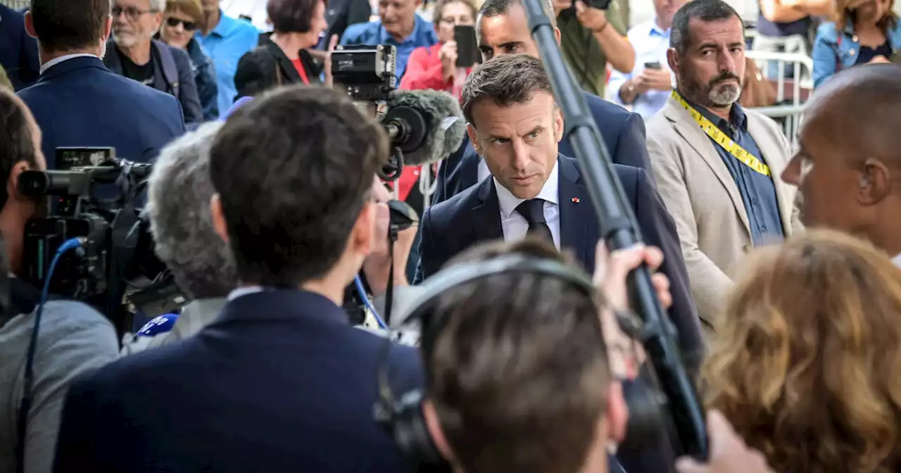 Etape de transition pour Emmanuel Macron en visite sur le Tour de France