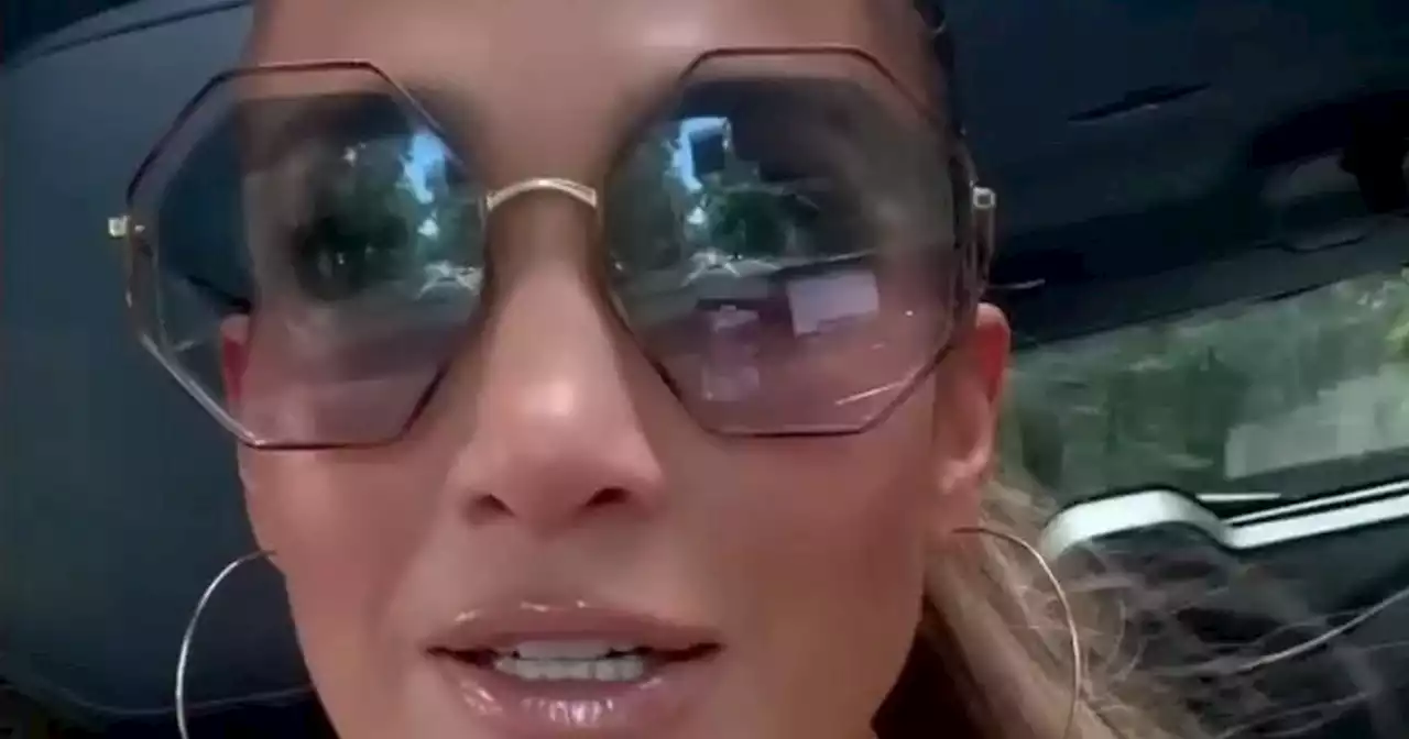 «Je bois pour être sociable» : Jennifer Lopez se confie sur son rapport à l'alcool dans une vidéo controversée