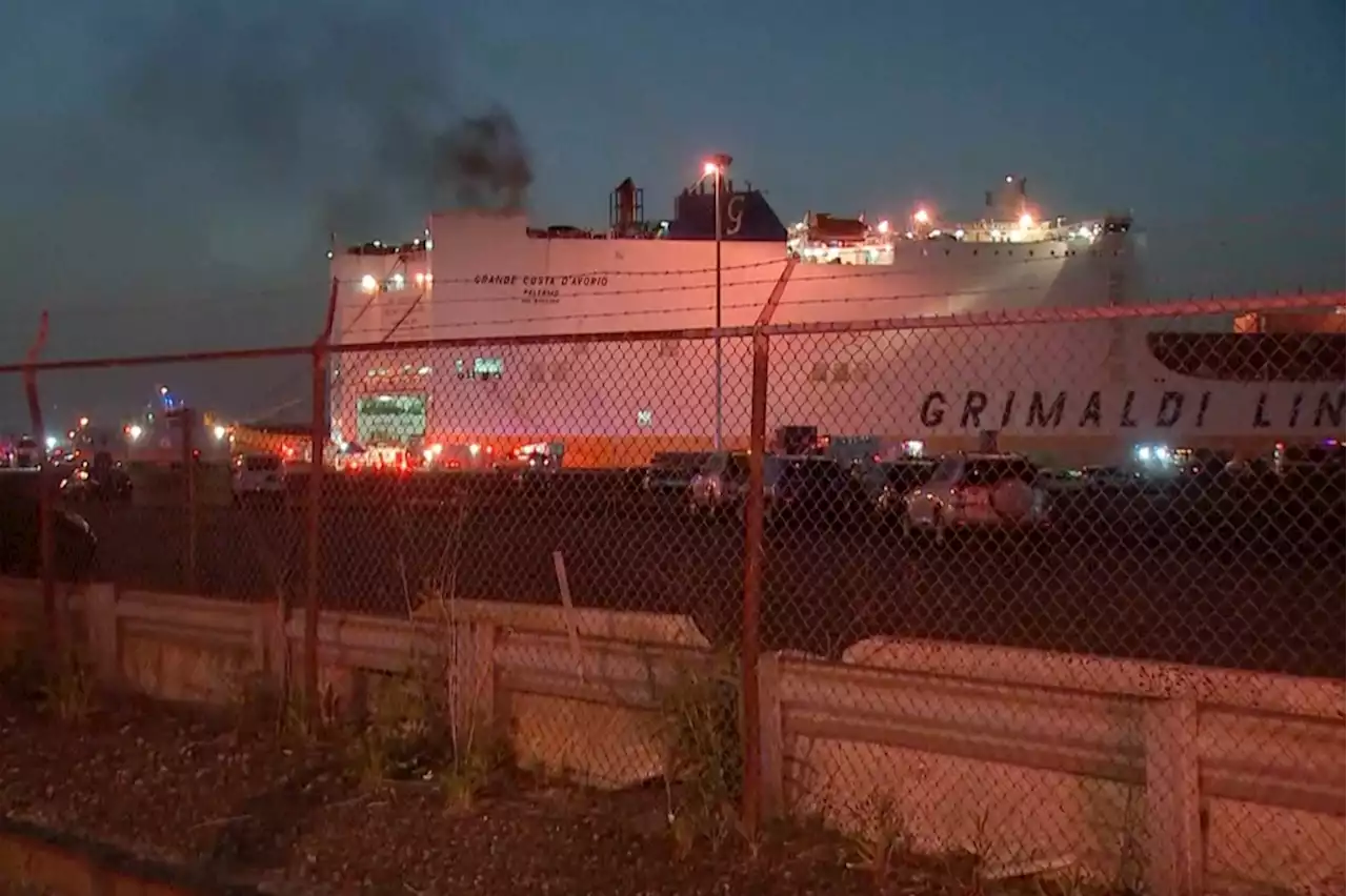 2 firefighters killed fighting blaze on boat at New Jersey port