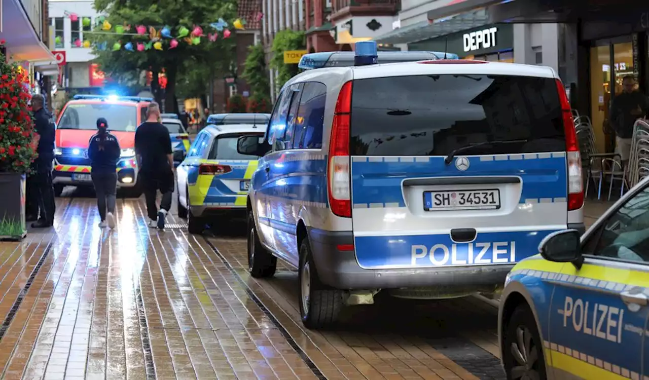 Bei Hamburg: Polizist am Bahnhof von Jugendlichen niedergeschlagen