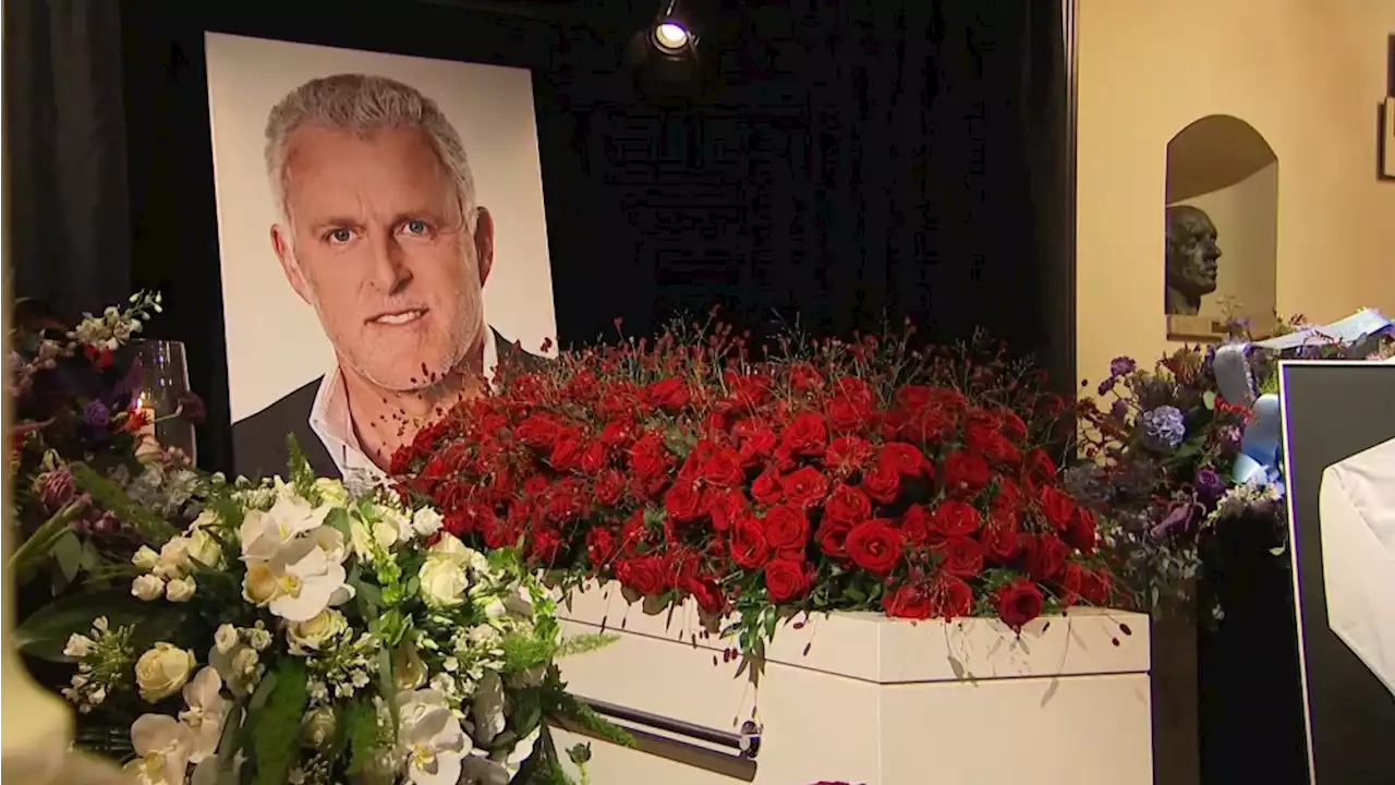 Twee jaar na de moordaanslag op Peter R. de Vries, wat is er in de tussentijd gebeurd?