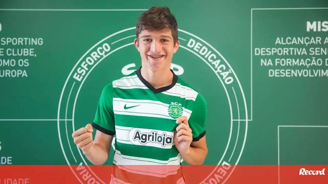 Diogo Martins assina contrato profissional: «Rúben Amorim foi um dos fatores que mais pesou em vir para o Sporting»