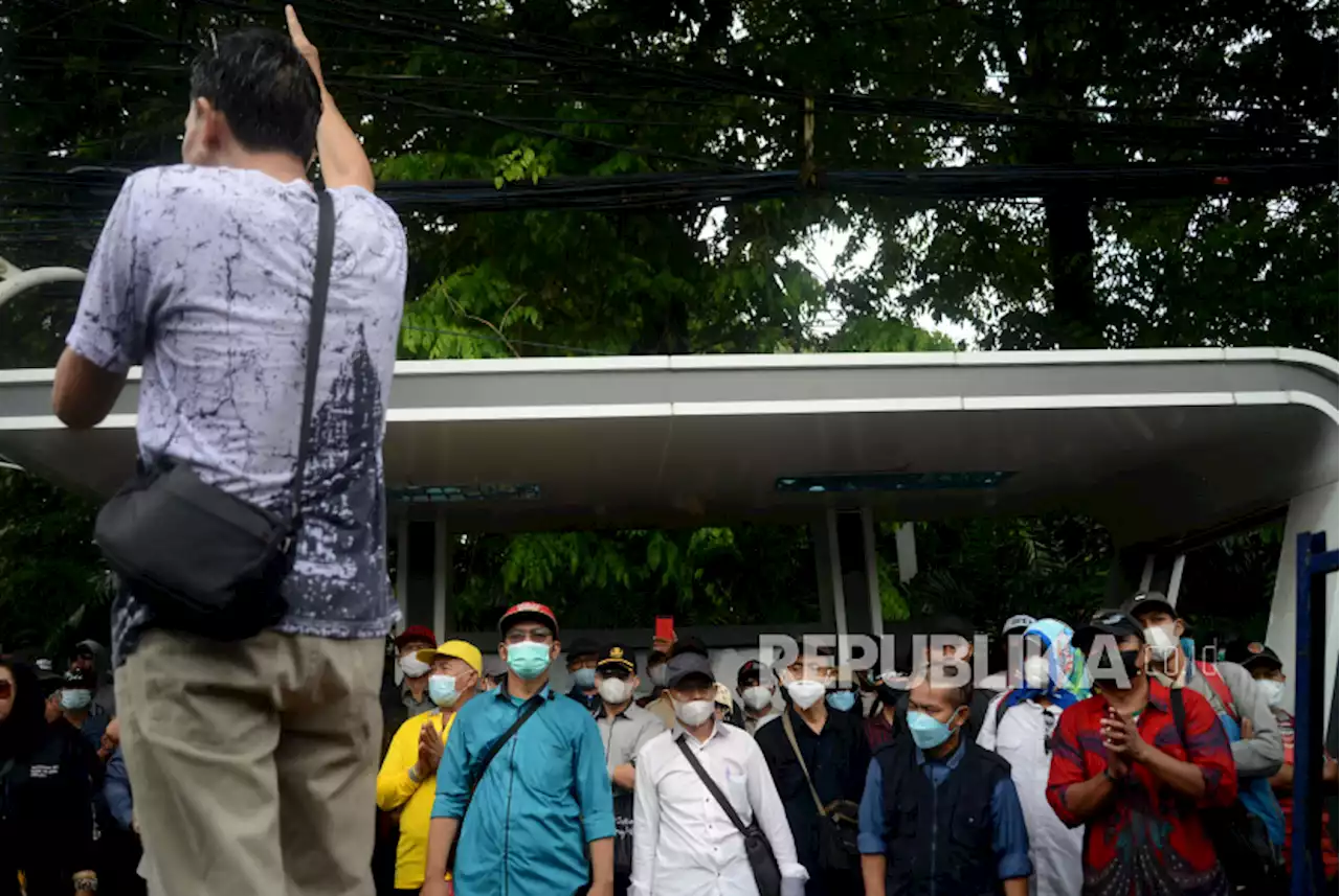 Massa Unjuk Rasa di MUI Dukung Panji Gumilang, Ini Isi Tuntutannya |Republika Online