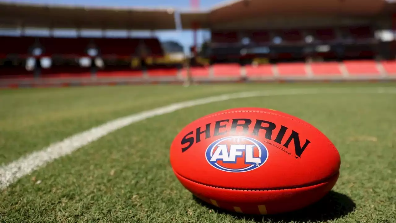 AFL investigates shock nude photo leak of 45 players