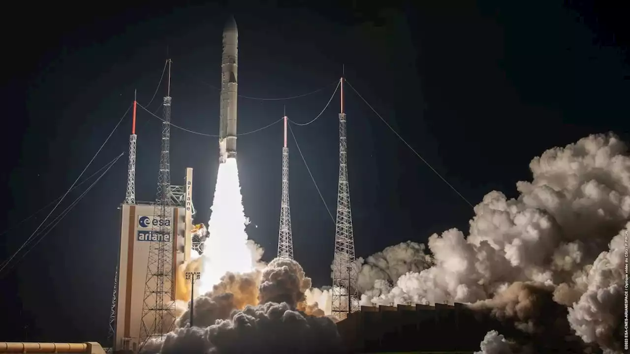 Say goodbye to Europe's Ariane 5 rocket with these stunning final launch photos