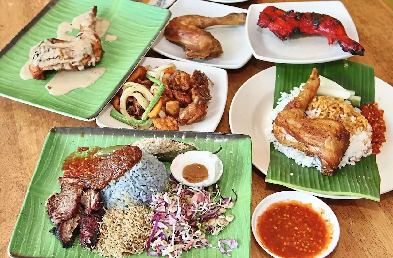 Tantalising Kelantanese nasi kukus draws crowd in Klang Valley