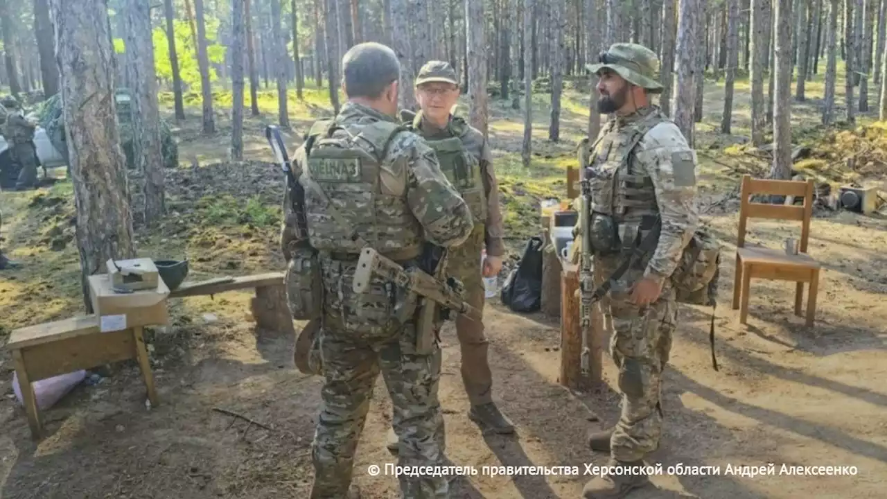 Кириенко посетил российские позиции у Антоновского моста в Херсонской области