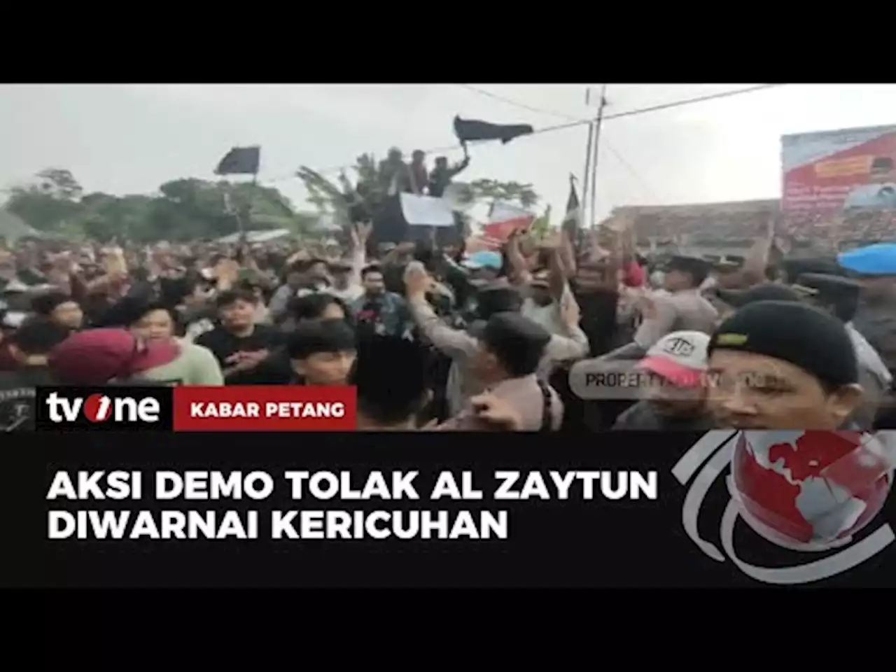 Demo di Ponpes Al Zaytun Ricuh, Massa Terobos Barikade - tvOne