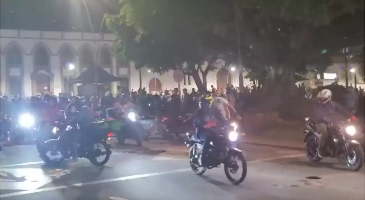 Videos | Reportan caravanas, bloqueos y actos vandálicos en algunos puntos del área metropolitana