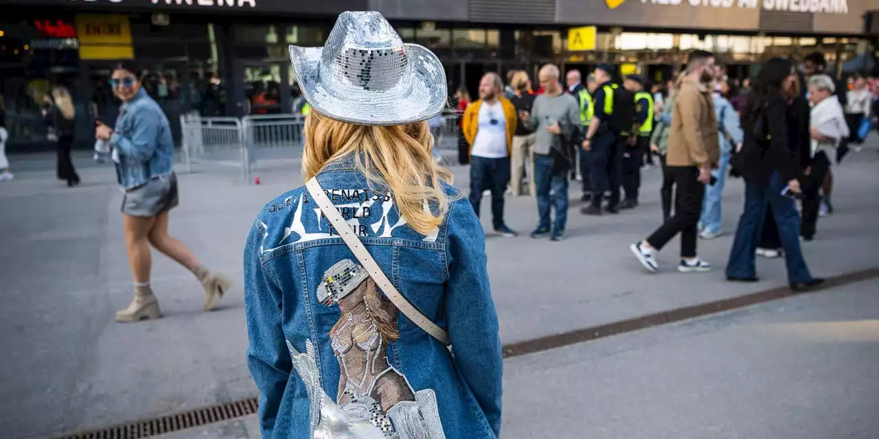 Disco Cowboy Hats and Alien Sunglasses: What Beyoncé Fans Are Wearing to Her ‘Renaissance’ Tour