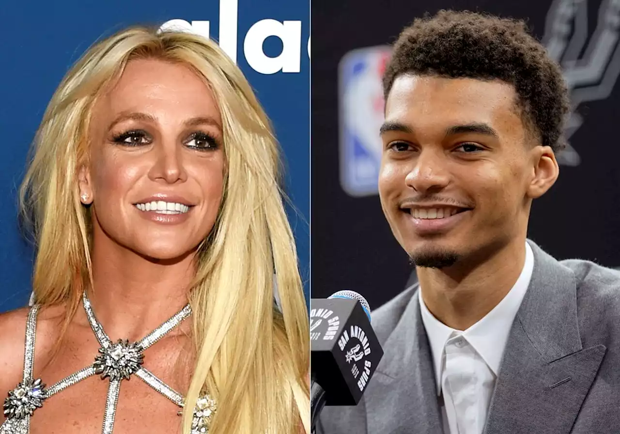 Britney Spears inadvertently hit herself in Las Vegas encounter