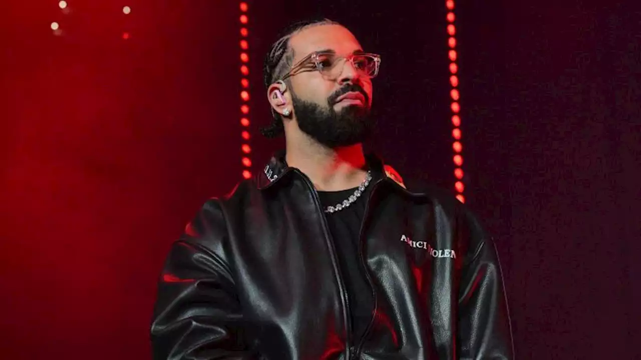 Drake is yet another artist targeted by a flying object on stage during a concert | CNN