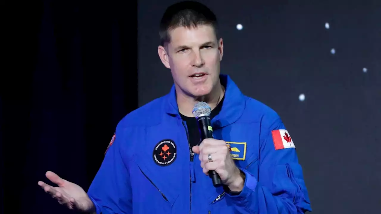 'Don't fall off the horse': Canadian astronaut Jeremy Hansen leading Stampede parade