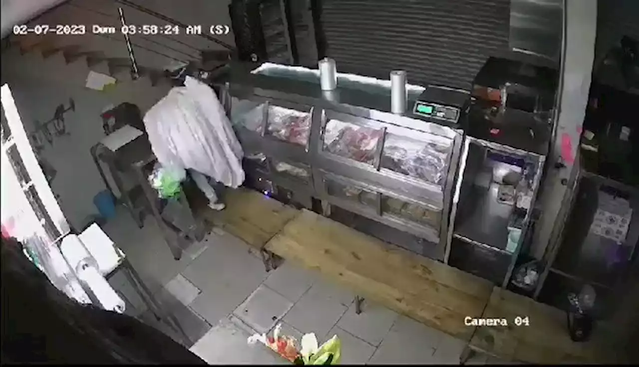 VIDEO: Así fue cómo un 'fantasma' robó carnicería de Guanajuato