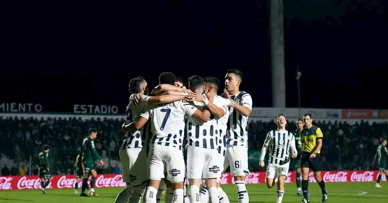 Talleres no afloja su marcha: le ganó a Sarmiento, en Junín, y le sigue dando pelea a River | Fútbol | La Voz del Interior