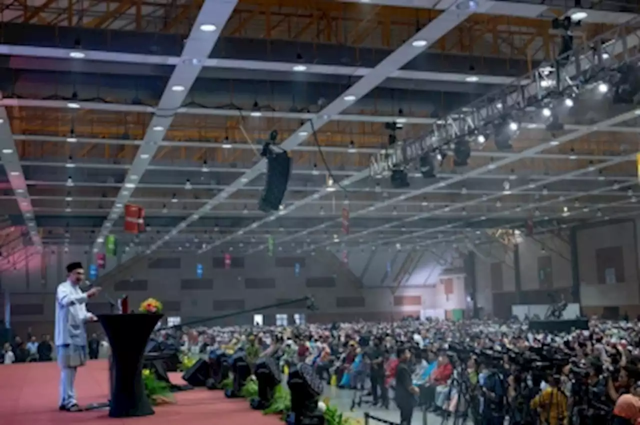 PM Anwar announces initiatives, incentives for Felda folk