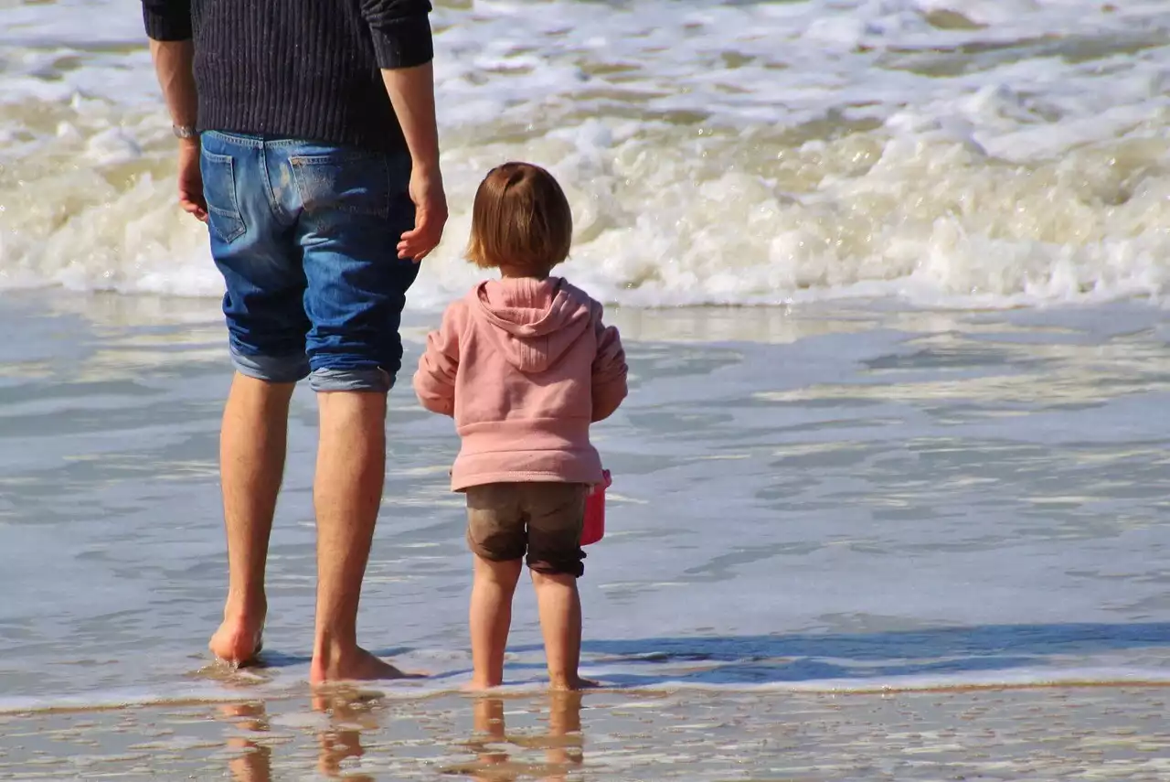 Vacances d'été : parents divorcés, comment s'organise la garde alternée de votre enfant ?