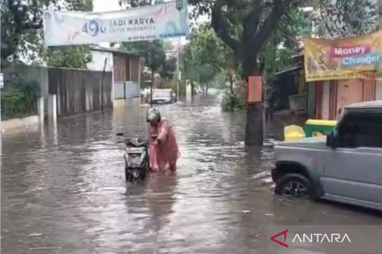 DKI Kemarin, dari banjir hingga Jakmania dan penggunaan QRIS