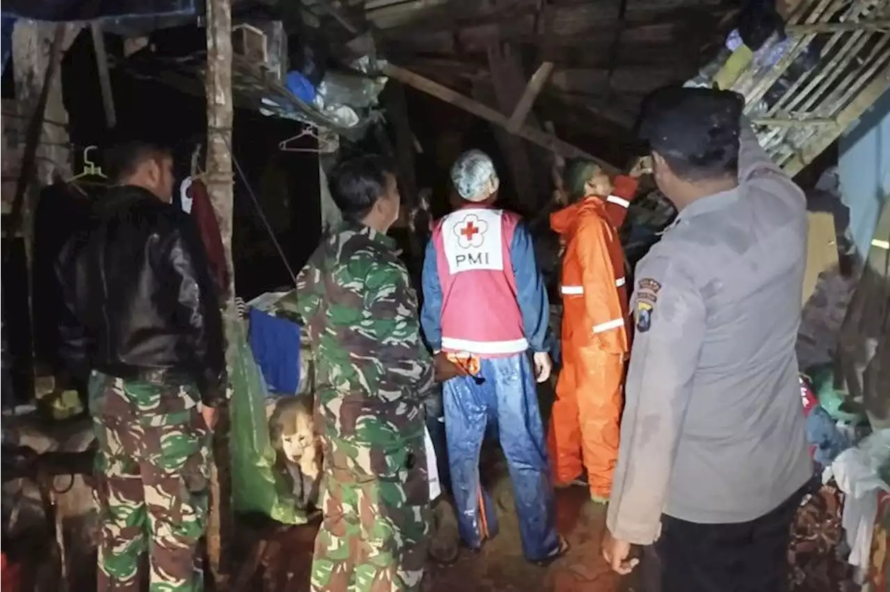 Satu orang meninggal dunia akibat tanah longsor di Kabupaten Malang