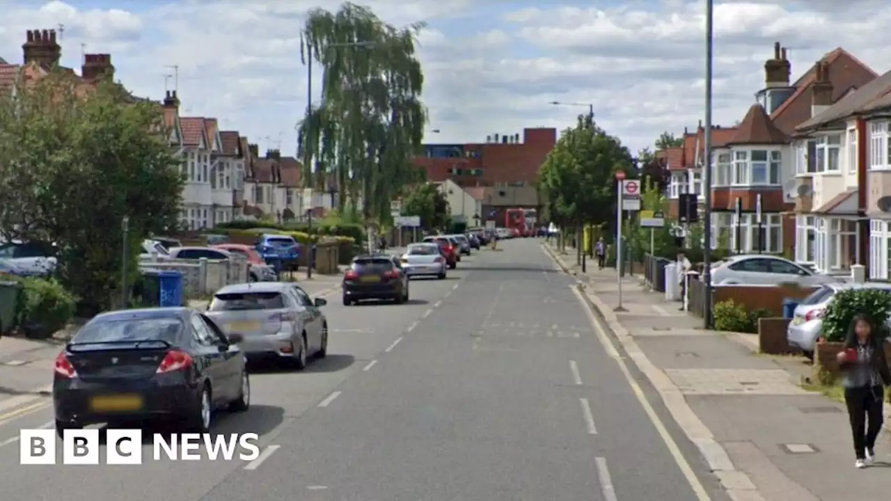 Man fatally stabbed in north London street