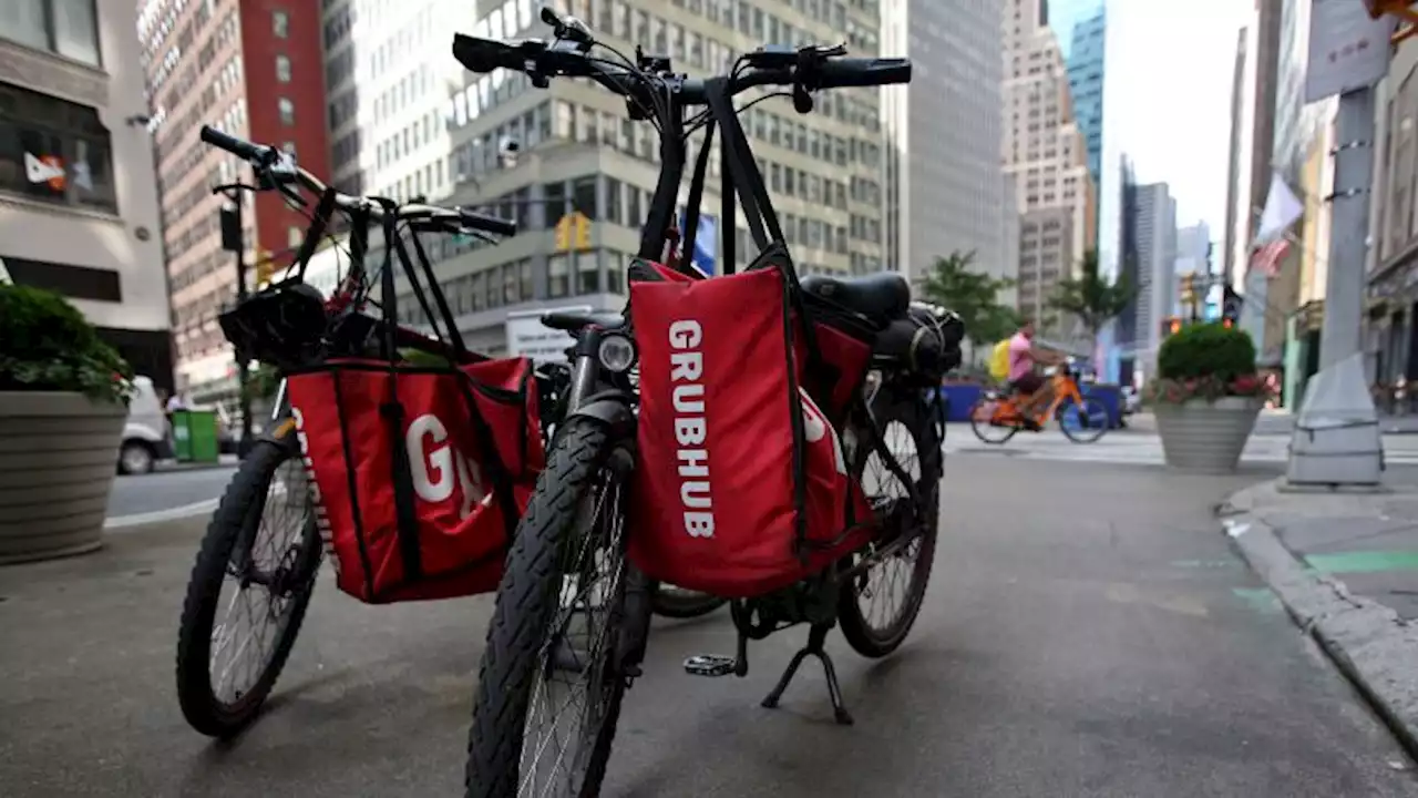 Judge temporarily blocks NYC's food delivery minimum wage law | CNN Business