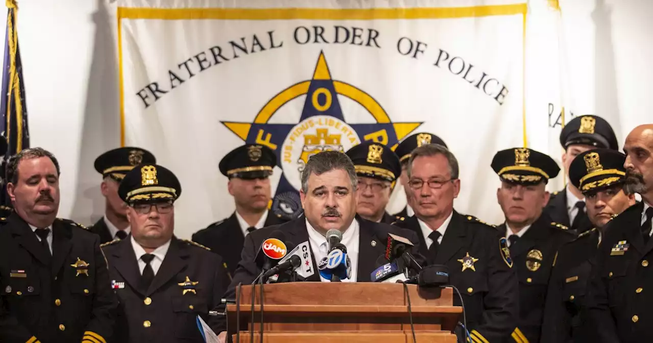 Chicago Police officers under investigation for alleged sexual relations with migrants