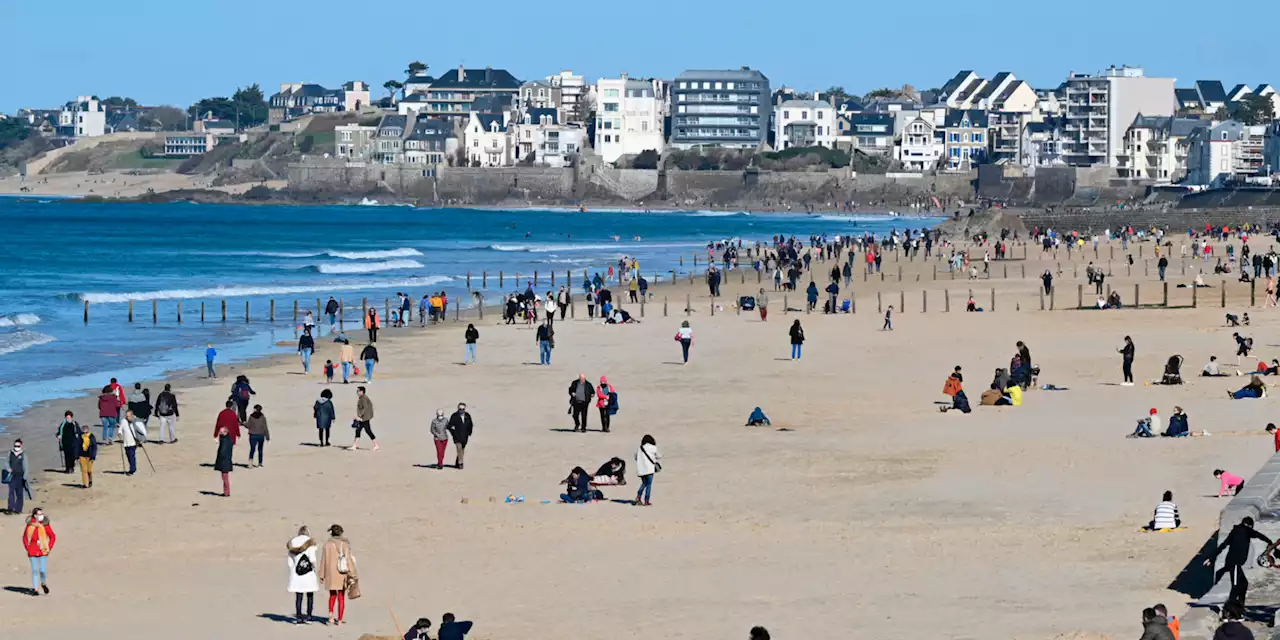 Départs en vacances : à Saint-Malo, les touristes débarquent en masse