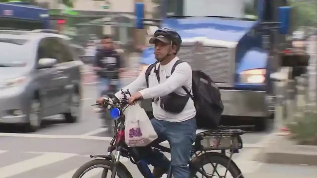 Judge delays new minimum pay rates for NYC app-based food delivery workers