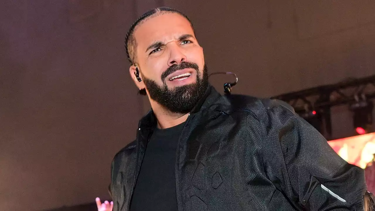 Drake dodges phone thrown at him during concert