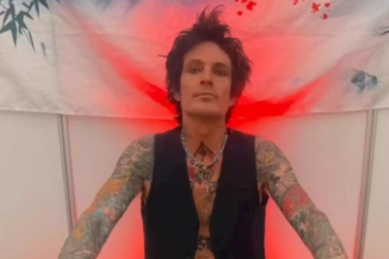 Kilt-clad Motley Crue rocker Tommy Lee shares cheeky snap after Glasgow gig