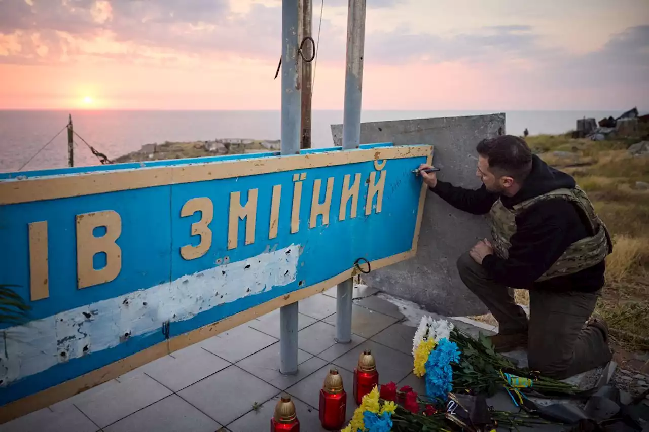 Zelensky commemorates 500 days of war with visit to symbolic Black Sea island