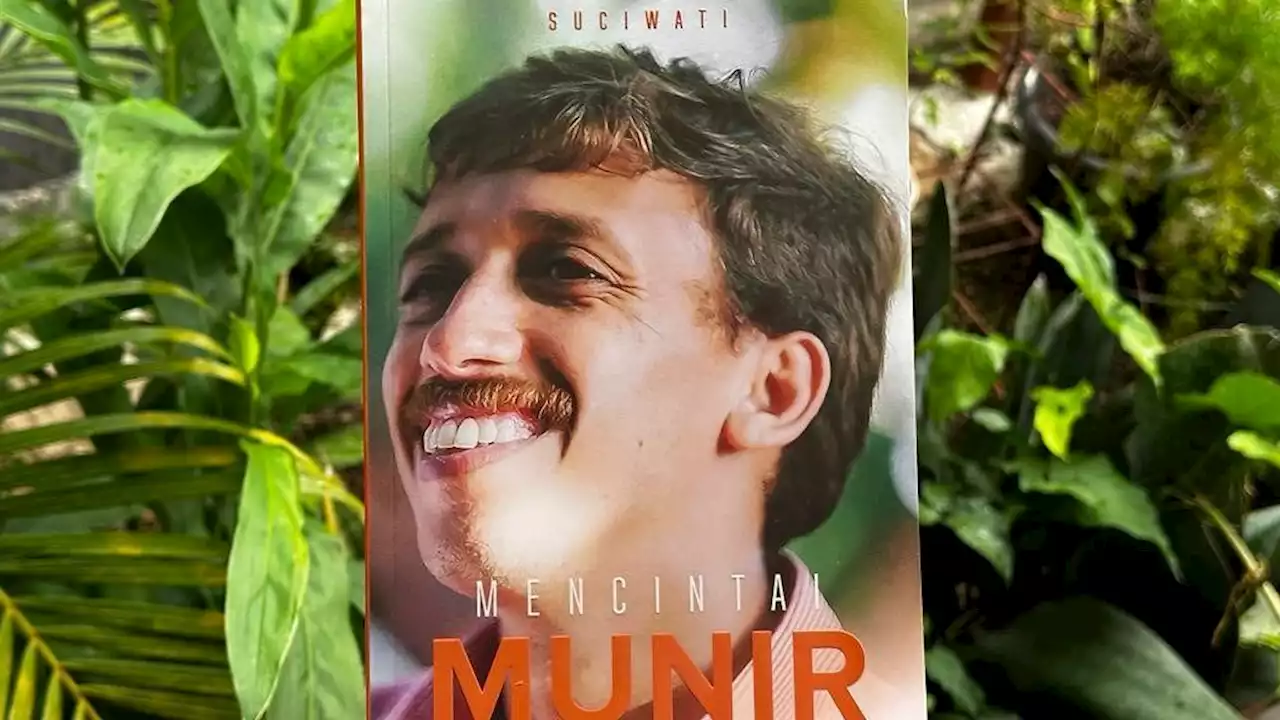 ”Mencintai Munir”: Upaya Suciwati Merekam Takdir