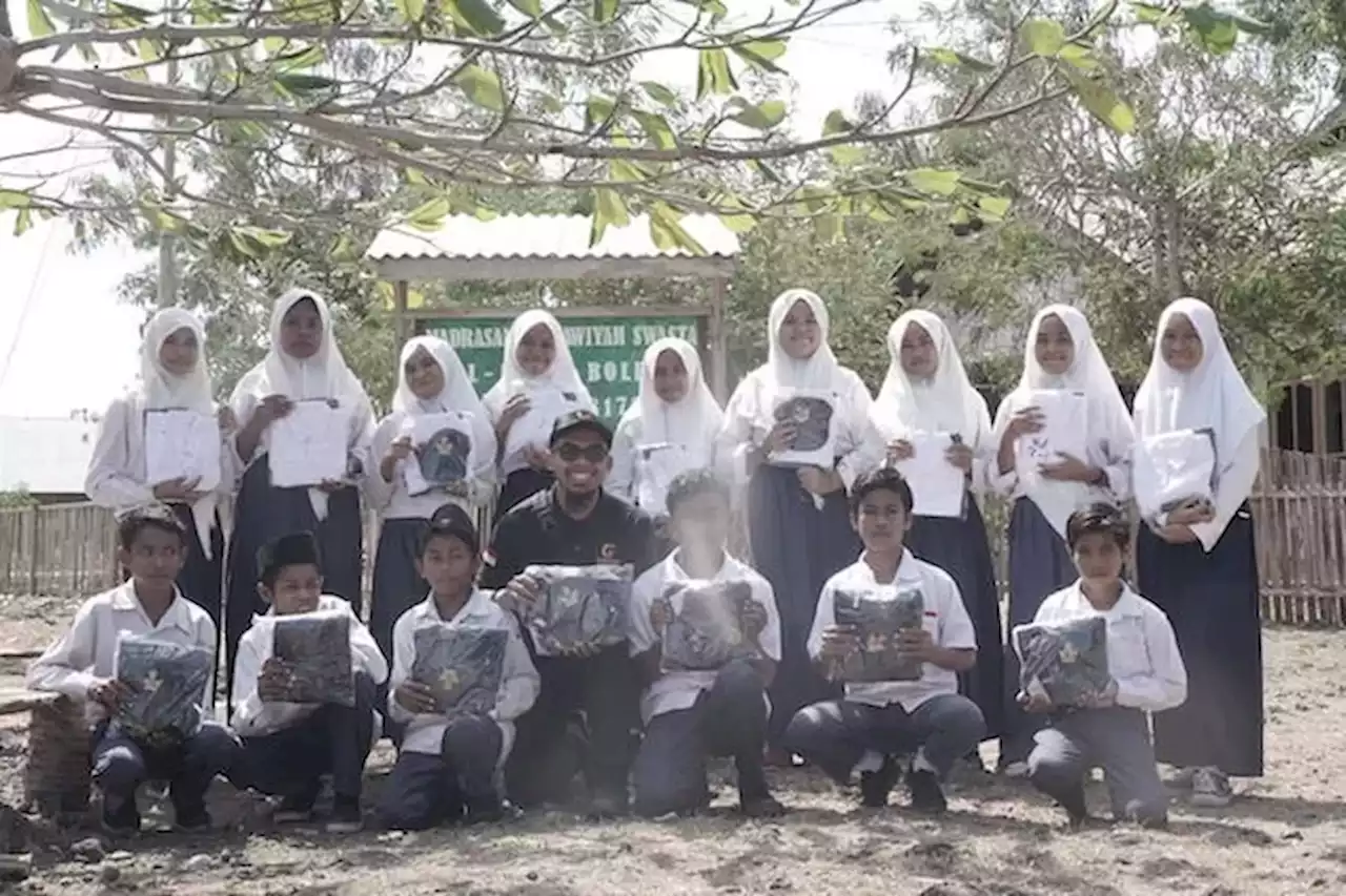 GFI Sebar Ribuan Seragam Sekolah ke Pelosok Nusantara - Jawa Pos