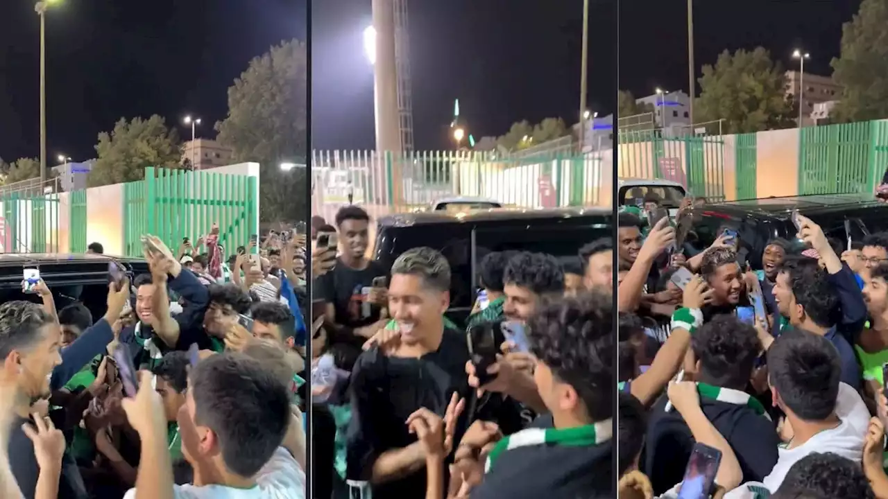 Firmino tem recepção calorosa de torcedores ao chegar na Arábia Saudita