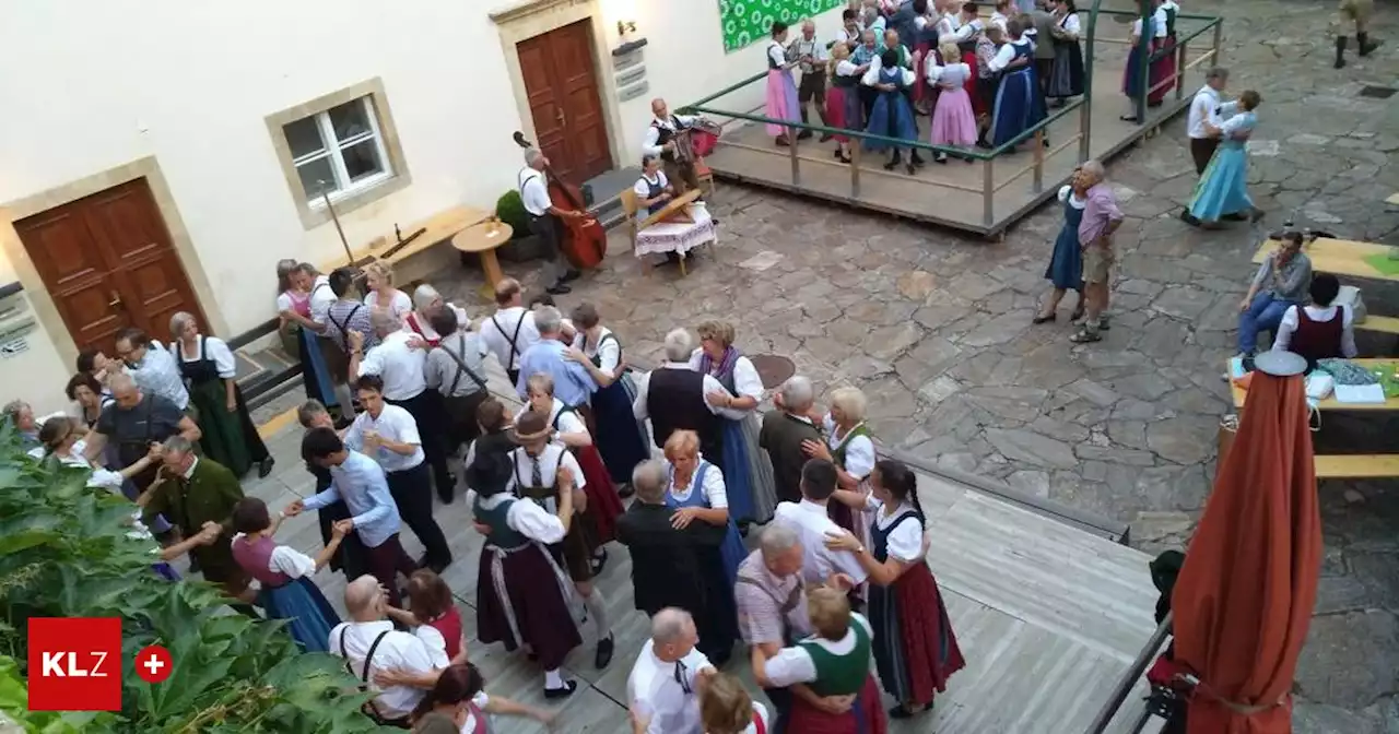 Schlosshof St. Martin: Sommerfest mit wirbelnden Dirndln und schnalzende Lederhosen