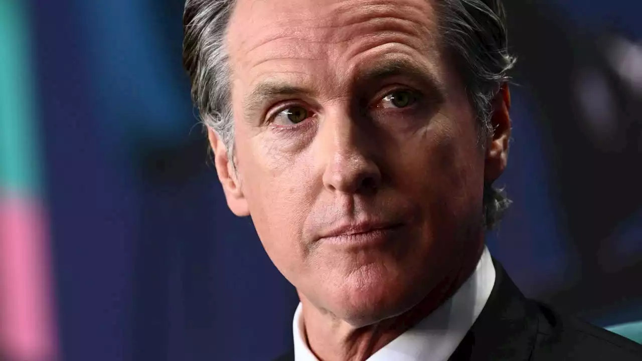 Newsom calls on DOJ to investigate Florida's transport of migrants to California