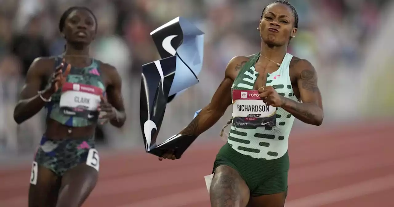 Sha'Carri Richardson lets down her hair before winning 100 meters at U.S. track championships