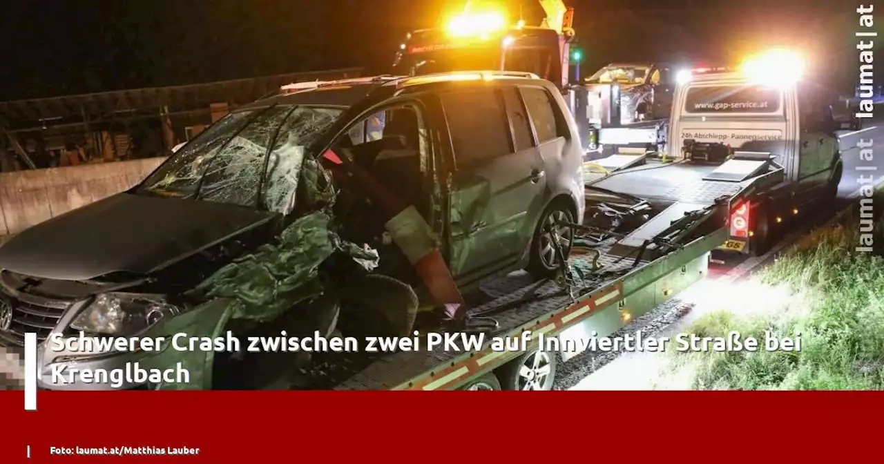 Schwerer Crash zwischen zwei PKW auf Innviertler Straße bei Krenglbach | laumat|at