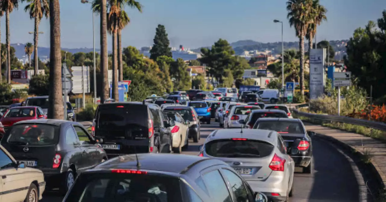 Départs en vacances : plus de 960 km de bouchons cumulés sur les routes