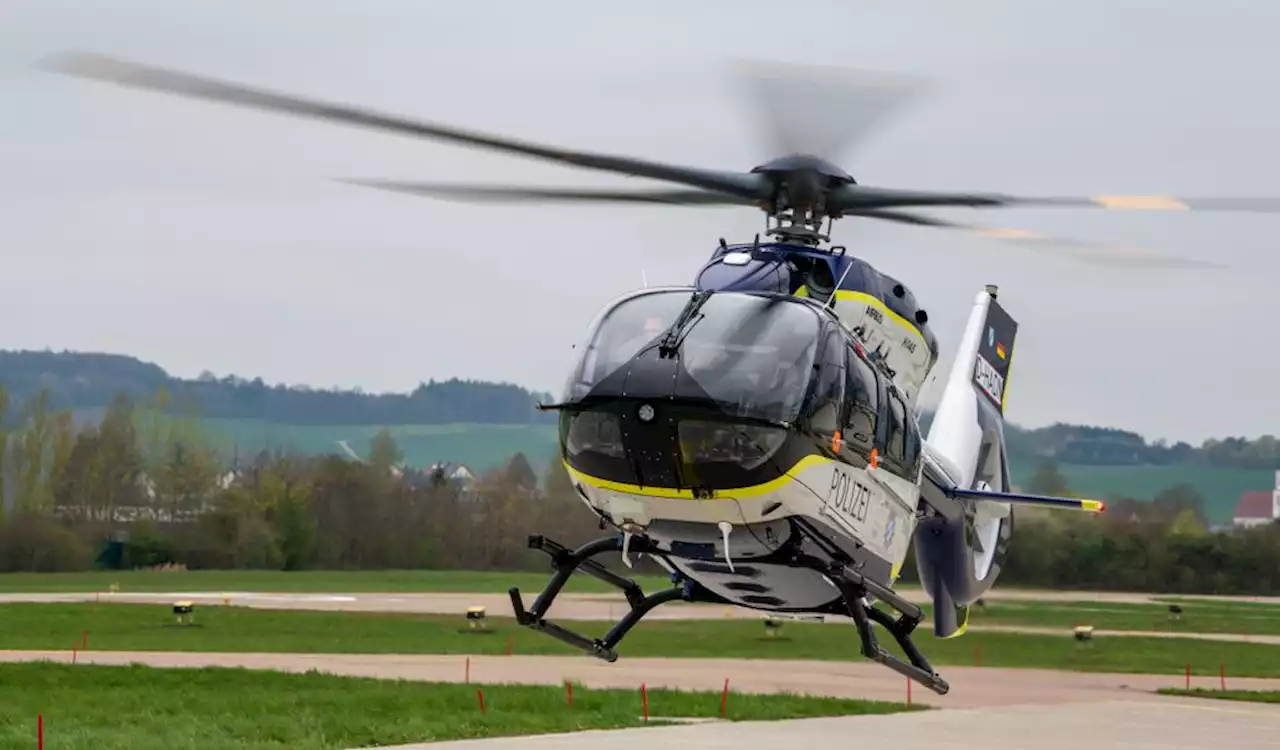 Räuber baut Unfall, verliert Waffe – und kann trotzdem vor der Polizei fliehen