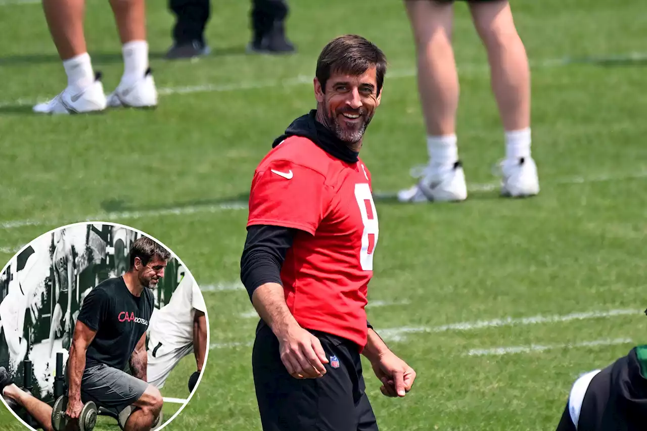 Aaron Rodgers looks ripped during workout as he gears up for Jets season