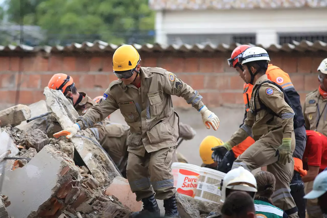 At least 8 dead after apartment building crumbles in Brazil