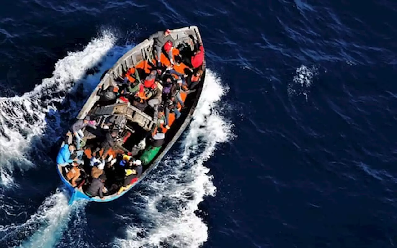 Migranti, sbarchi a Lampedusa: nella notte approdate 230 persone