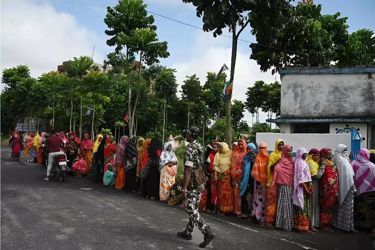 7 killed in Indian village election clashes