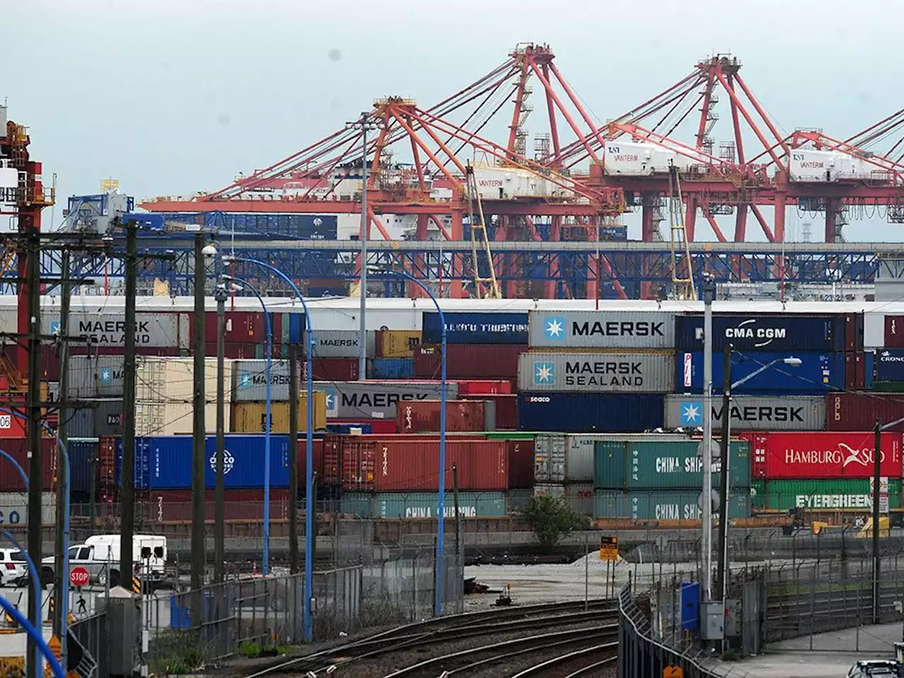 'Canadians need a deal': Strike disrupts $4.6-billion worth of cargo at B.C. ports