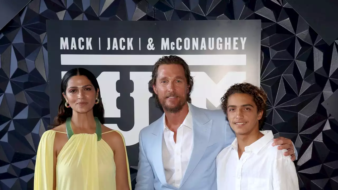 Levi McConaughey, il figlio di Matthew, è cresciuto e «debutta» su Instagram